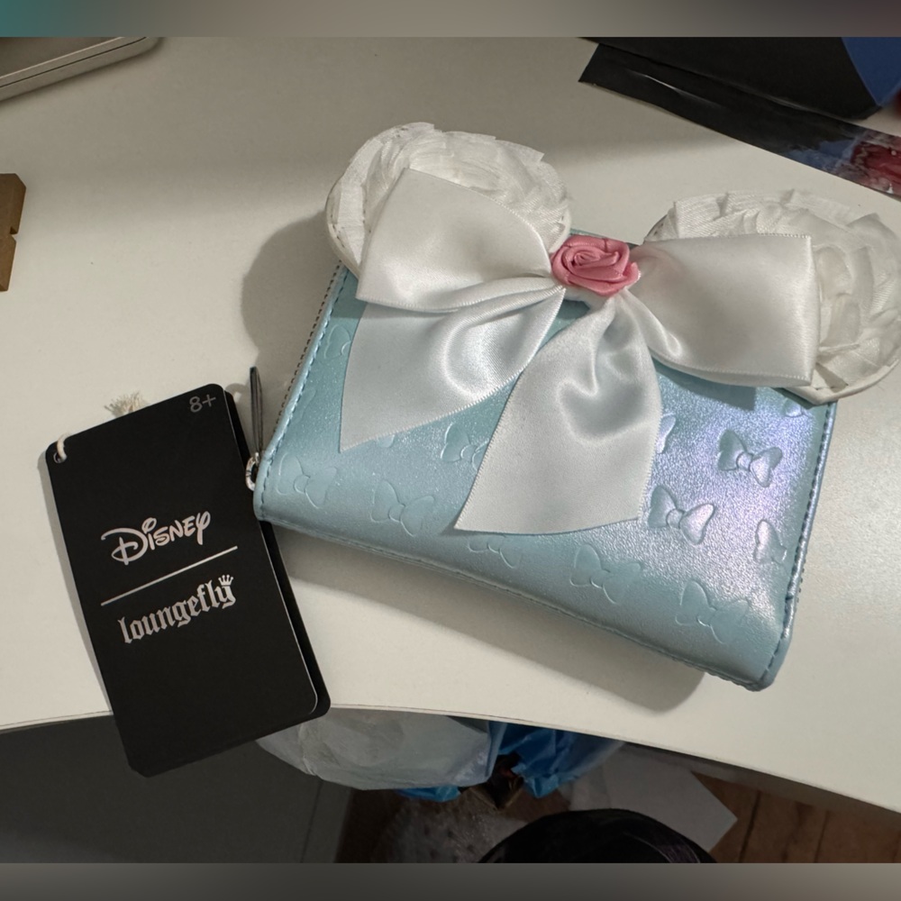 Loungefly Disney Minnie Wallet